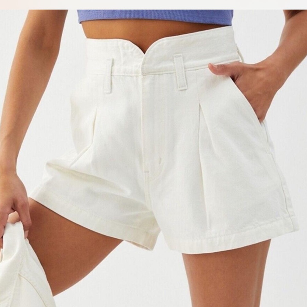 Levi's White High-Waist Pleated Jean Shorts